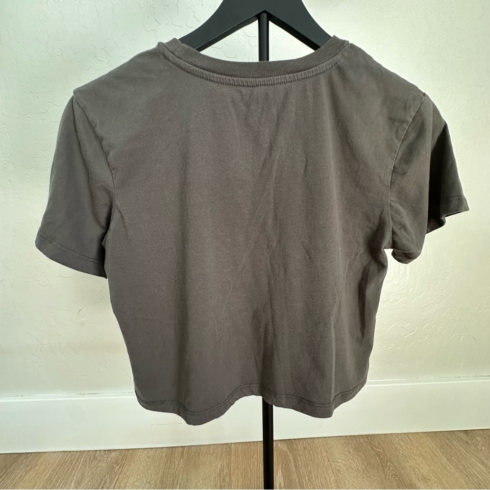 Chevrolet Corvette Graphic Crop Tee - Gray. Size XS - Picture 2 of 9
